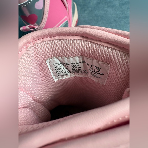 Hello Kitty Winter Snow Boots Toddler Girls SZ 9 Pink Velcro Closure Warm New - Picture 8 of 8